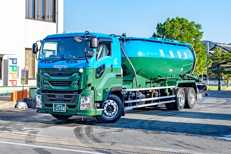 タンクローリー